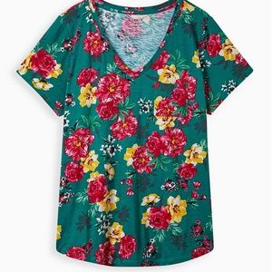 Torrid Tee 1X 2X 3X Green Floral Pocket V-Neck Classic Fit Plus T-Shirt Top NWT